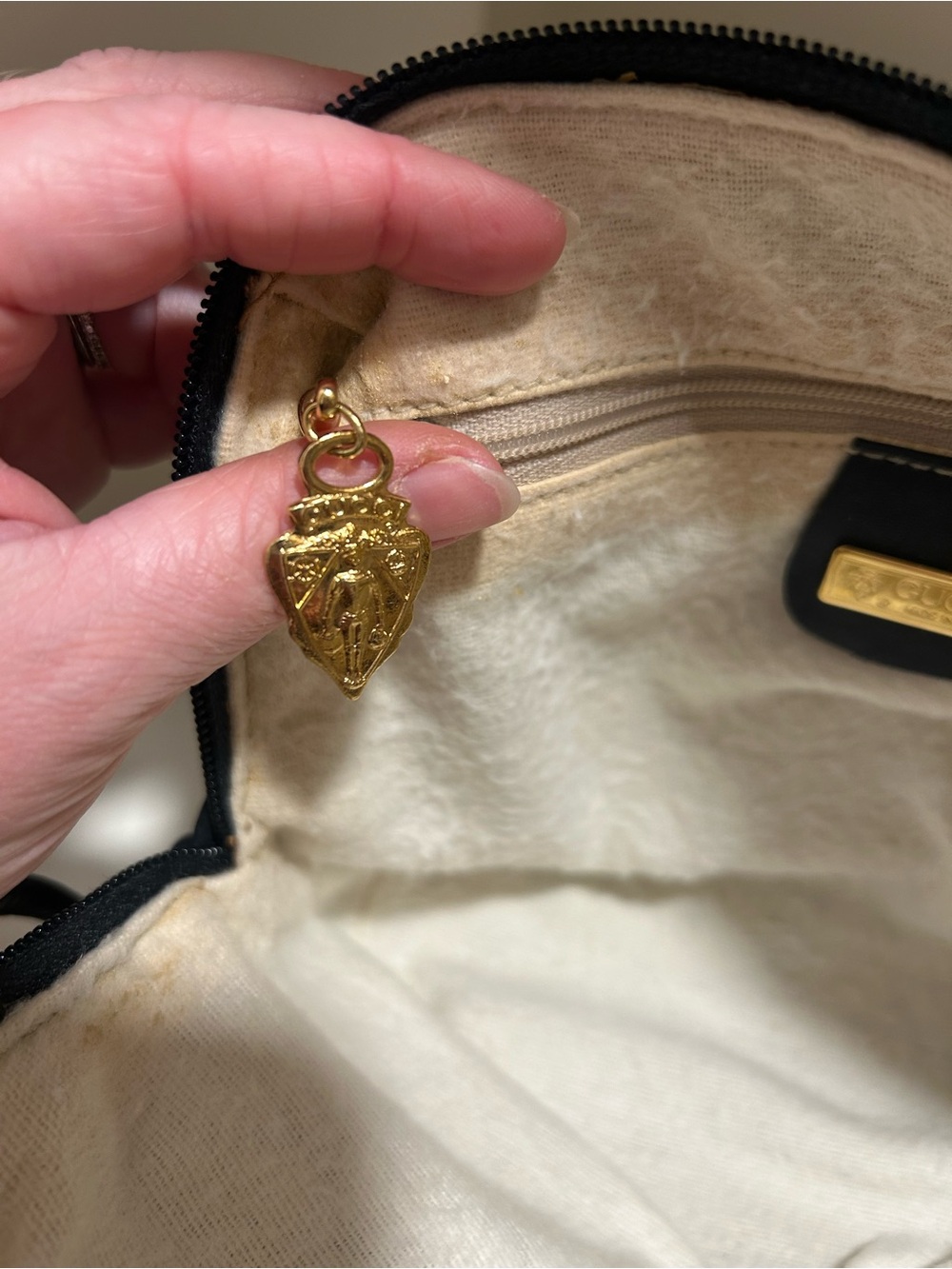Authentic Vintage Gucci Flora Crossbody Bag - Picture 14 of 16
